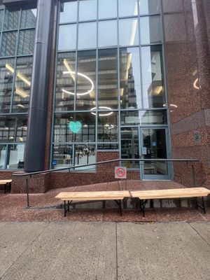 Entrance   at Leaves House || in Montreal