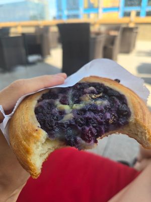 Blueberry Danish at Leaves House || in Montreal