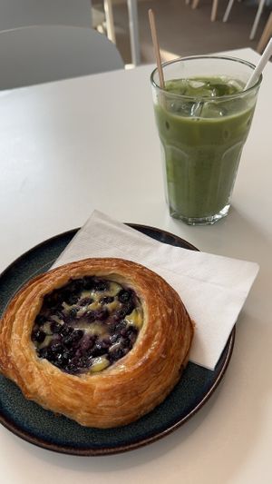Matcha latte with macadamia milk and blueberry danish! Very tasty  at Leaves House || in Montreal