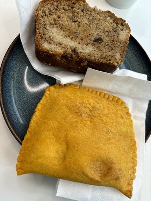 Chocolate banana bread & vegepate   at Leaves House || in Montreal