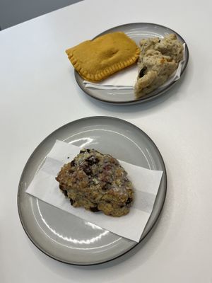 Nice as usual 😃  at Leaves House || in Montreal