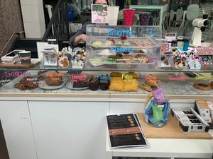 Savory and Sweet Case at Leaves House || in Montreal