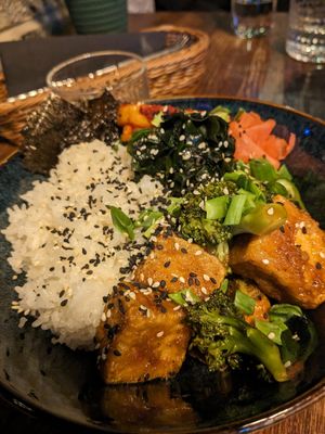 Teriyaki tofu at Bracka 20 in Warsaw