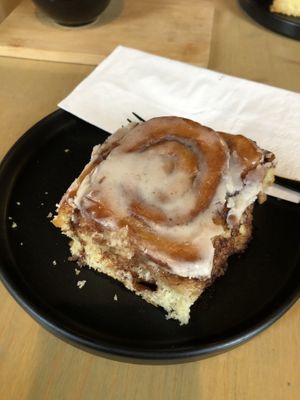 warm cinnamon bun - yum 😋 9,5/10  at Schön Klar  in Mannheim