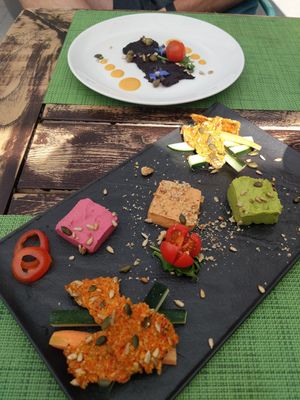 Dip Tris and Smoked Beetroot Carpaccio at Urban & Veggie in Dubrovnik