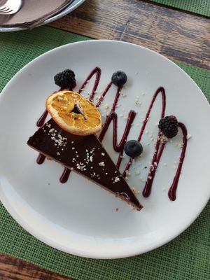 Raw chocolate cake : ok but not a big fan of raw nutty cakes at Urban & Veggie in Dubrovnik
