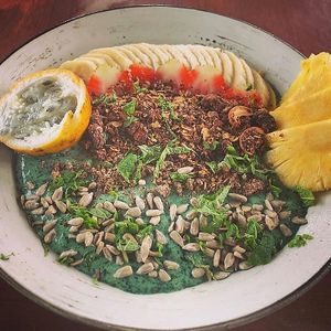 Spirulina Smoothie Bowl at Muse Cafe & Art in Ubud