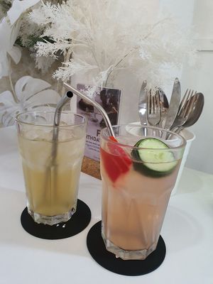 Peach tea and lemonade at Boufe in Central Singapore