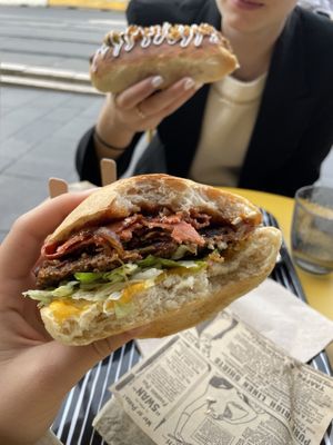 Burger vegan at Not Dog in Nice