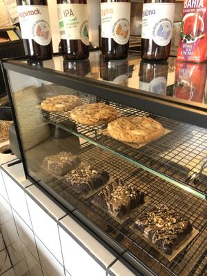 Brownies (4,50€) and cookies (3,50€)  at Not Dog in Nice
