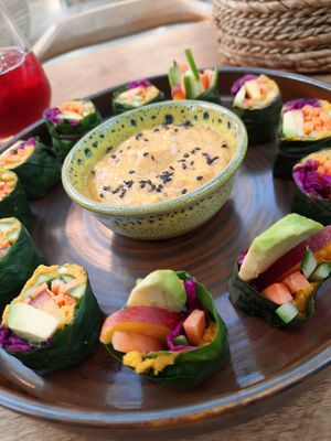 Green rolls with mango sauce at Green Kukunari in Crete