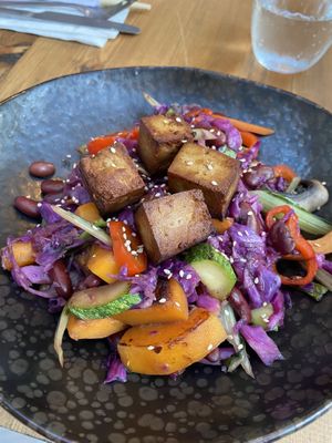 Stirred vegetables with Tofu   at Green Kukunari in Crete