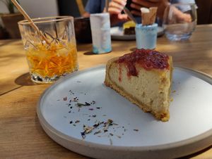 Cheesecake with strawberry jam and mango ice tea at Green Kukunari in Crete