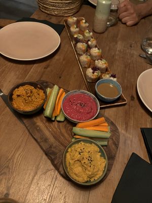 Springrolls and Humus  at Green Kukunari in Crete