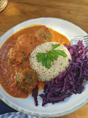 Lentil balls with curry sauce at Green Kukunari in Crete