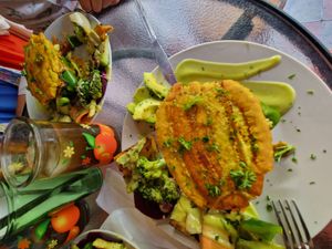 Plantain burger with veggies  at Tostometro in Granada