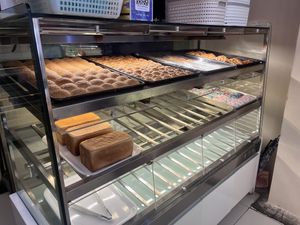 Fresh baked   at Sù Bǐng Fāng 素饼坊 in Kunming