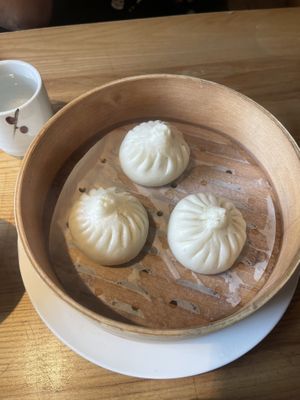 Veg Bao Buns  at Qīng Chún 庆春食堂 - Qingchun E Rd in Hangzhou