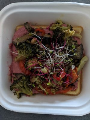 Beetroot hummus gaufre (December 2020 menu) at Menthe Chocolat in Toulon