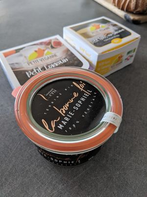 Ordered vegan cheese and faux-gras through Menthe Chocolat for delivery - December 2020 at Menthe Chocolat in Toulon