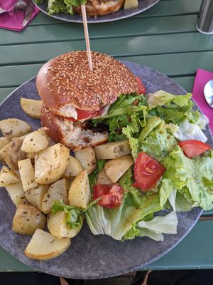 Burger at Menthe Chocolat in Toulon