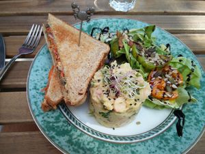 Lentils club sandwich with potatoes salad at Menthe Chocolat in Toulon