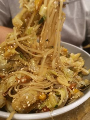 Vegan pad thai at Rincon de Alba in A Coruna