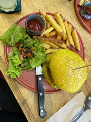 Jackfruit burgerr  at Bouang  in Luang Prabang
