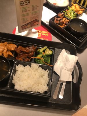 Mushroom curry, eggplant and broccoli  at Greendot 绿一点 - Bishan in Central Singapore