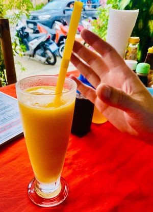 Mango shake at P & T Hostel in Koh Samui