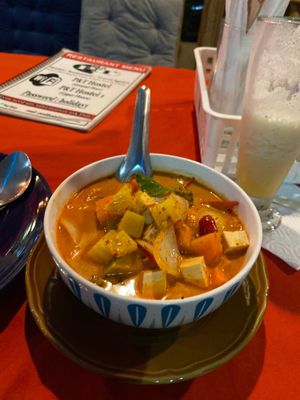Red curry at P & T Hostel in Koh Samui