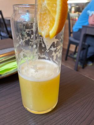 Die Säfte sind stark mit Wasser verdünnt und mit 6€/Glas damit zu teuer.  at Nana in Heidelberg