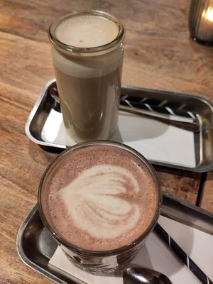 Chai Latte und Heiße Schoki at Nana in Heidelberg