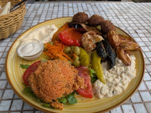 Falafel vegetable plate at Kiez Falafel in Berlin