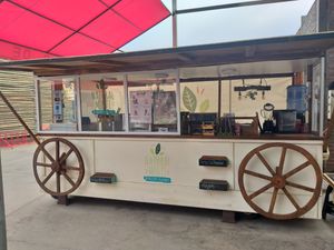 Comida sana e innovadora en un ambiente sencillo y natural. Opciones veganas, vegetarianas, proteicas y gluten free.
Helados, pasteleria, tacos, hamburguesas,  arepas, menú etc at Naturalmente in San Felipe