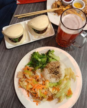 Baos y tofu bung at Hocha in Santiago