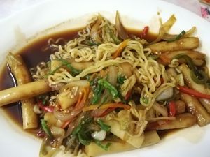 The vegan Rabokki including ramen, vegetables, soy sauce and thick rice pasta (masa the arroz) was awesome! at Banchan Nara in Recoleta