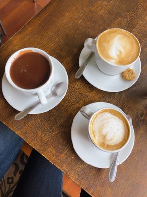 Vegan latte and chocolate (with almond milk) at Cafe Del Barrio in Santiago