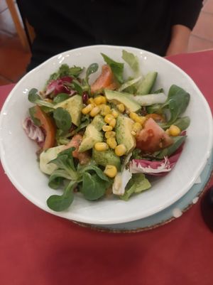 Ensalada de quinoa at Teff Vegetariano in Elche