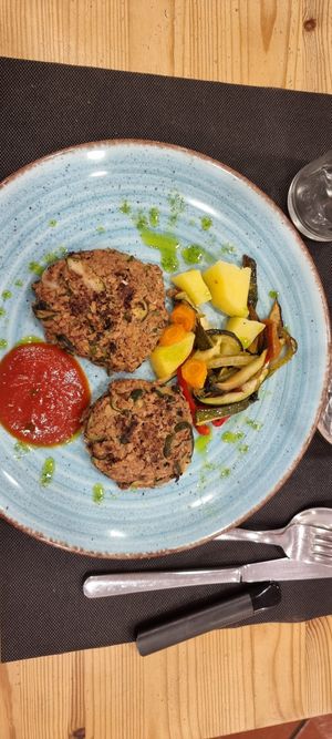 Legume burgers at Teff Vegetariano in Elche