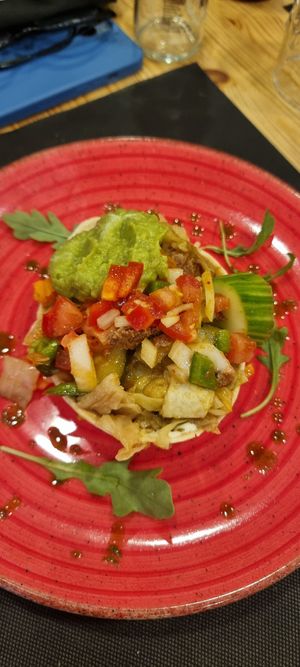 "BEEF" taco bowl at Teff Vegetariano in Elche