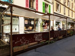 Outdoor seating at Le Phare Cafe in Geneva