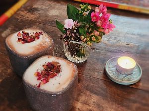 Cacao topped with rose petals at Pure Kakaw in Amsterdam