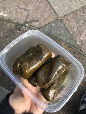 Gefüllte Weinblätter  at Veganland in Neuss