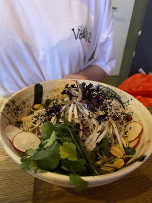 vegan noodle bowl 🍲   at the good hood in Bielefeld