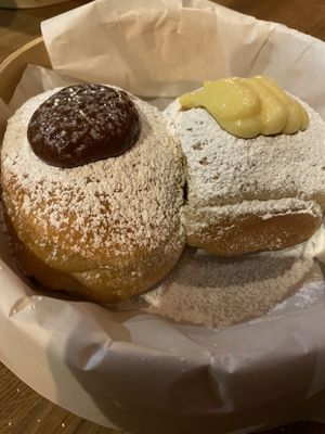 dessert w/ pudding 🧁  at the good hood in Bielefeld