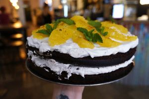 homemade vegan cake at Umamitu by Papuvege in Lodz