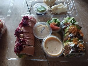 Princesse et F-eel me at Ohana Sushi Vegan in Montreal