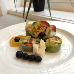 Maki aux fruits at Ohana Sushi Vegan in Montreal