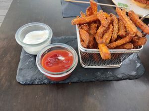 Sweet potato fries with vegan Aioli at Seehaus in Langenfeld